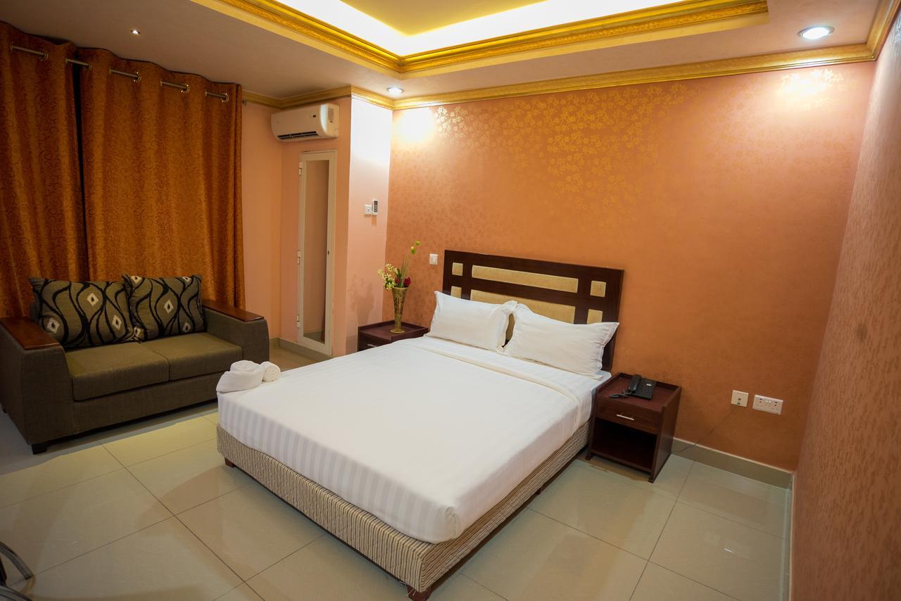 Euro Hotel And Apartments Dar es Salaam Esterno foto